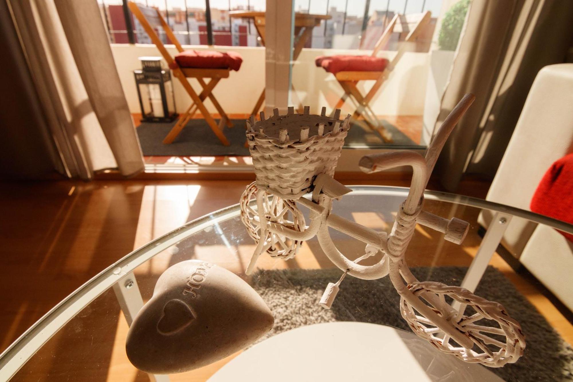 Luminoso. Comodo. Acogedor. Wifi. Junto A Ave Valencia Exterior photo